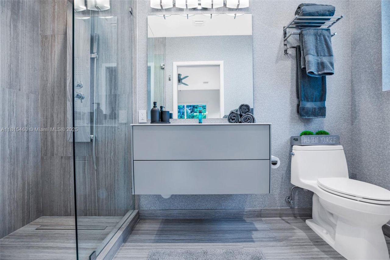 38 SW 25th Rd, Miami, FL 33129 Photo