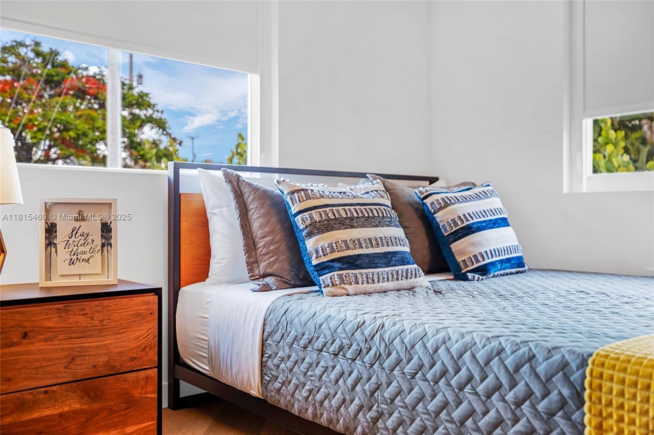 38 SW 25th Rd, Miami, FL 33129 Photo