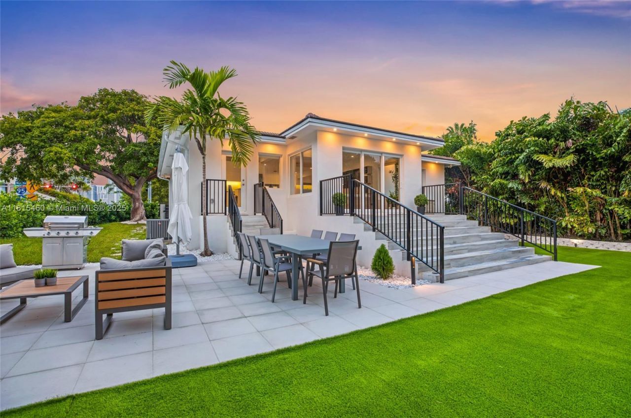 38 SW 25th Rd, Miami, FL 33129 Photo