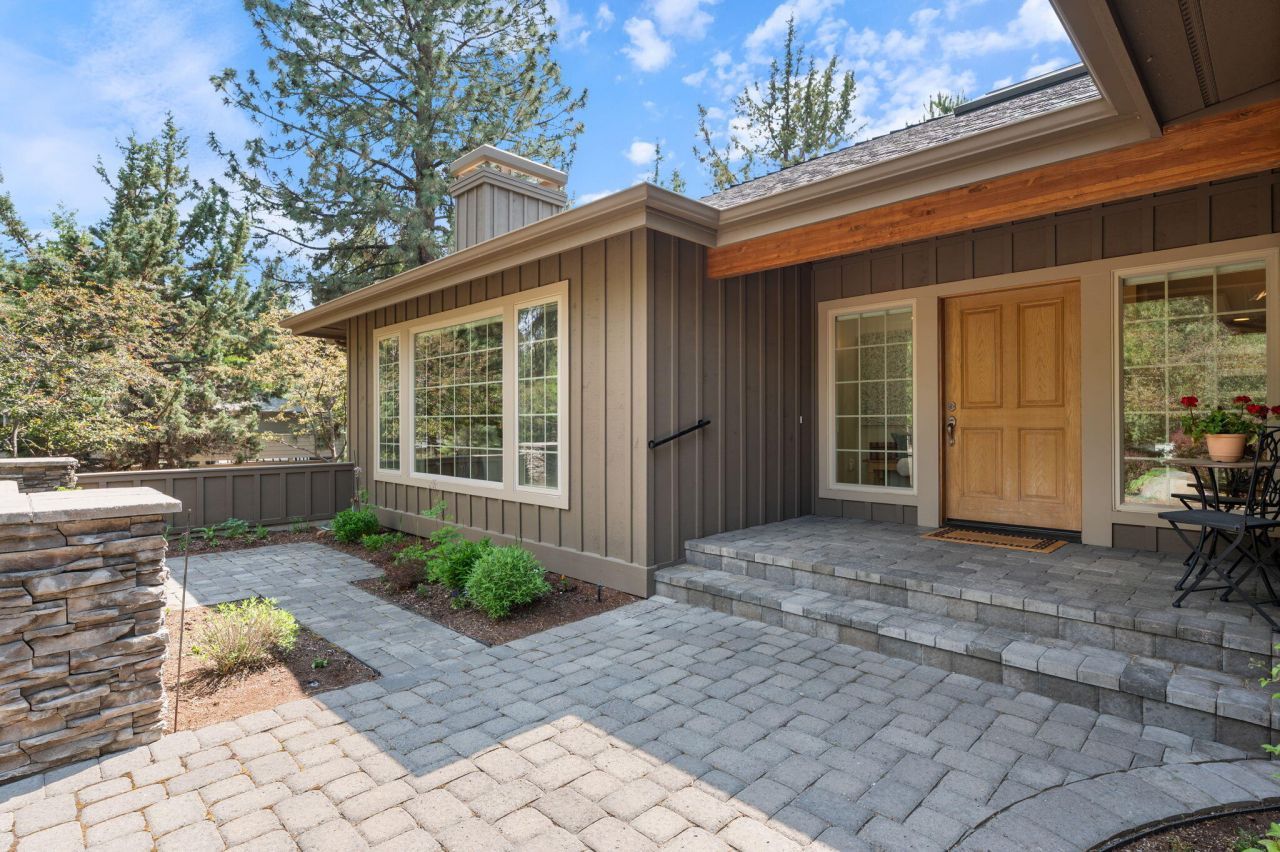 3013 NW Melville Drive, Bend, OR 97703 Main Photo