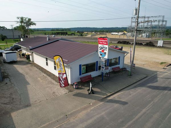 212 Crawford Street, Cassville, WI 53806