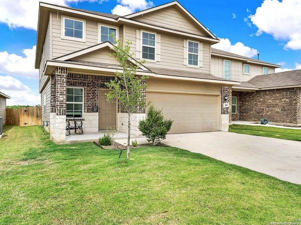 201 Legendary Trail, Floresville, TX 78114