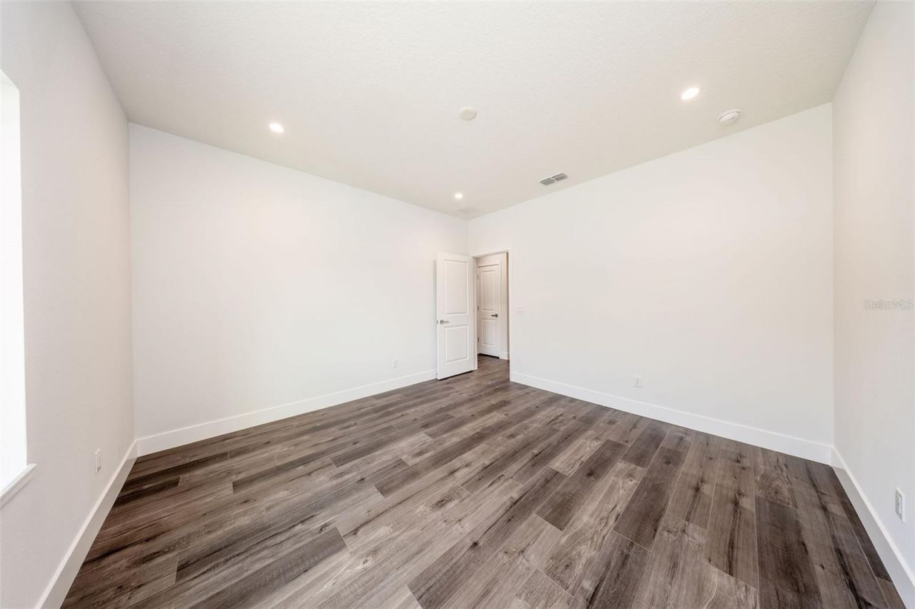 300 Mitnik Drive, Deltona, FL 32738 Photo