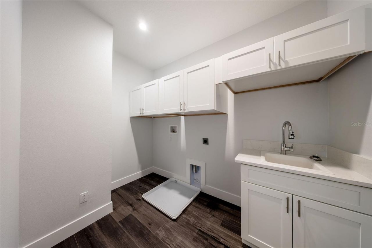 300 Mitnik Drive, Deltona, FL 32738 Photo