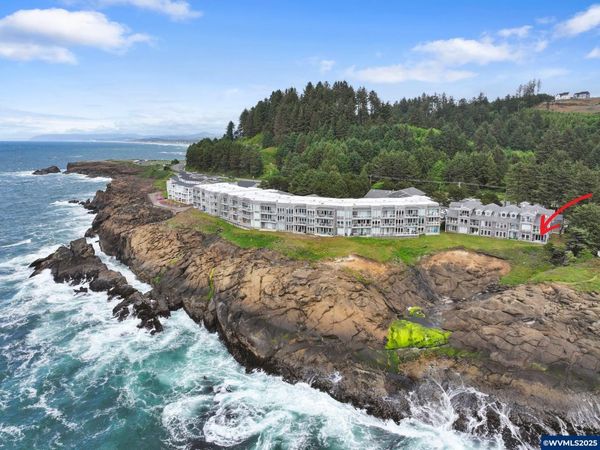 1113 N Hwy 101 #1 Hwy, Depoe Bay, OR 97341