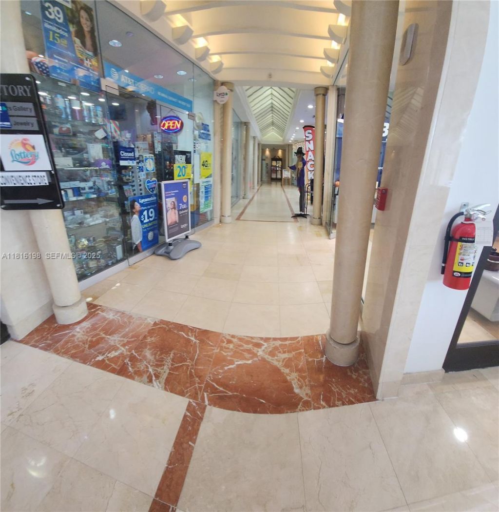 19201 Collins Ave, Unit 441, Sunny Isles Beach, FL 33160 Photo