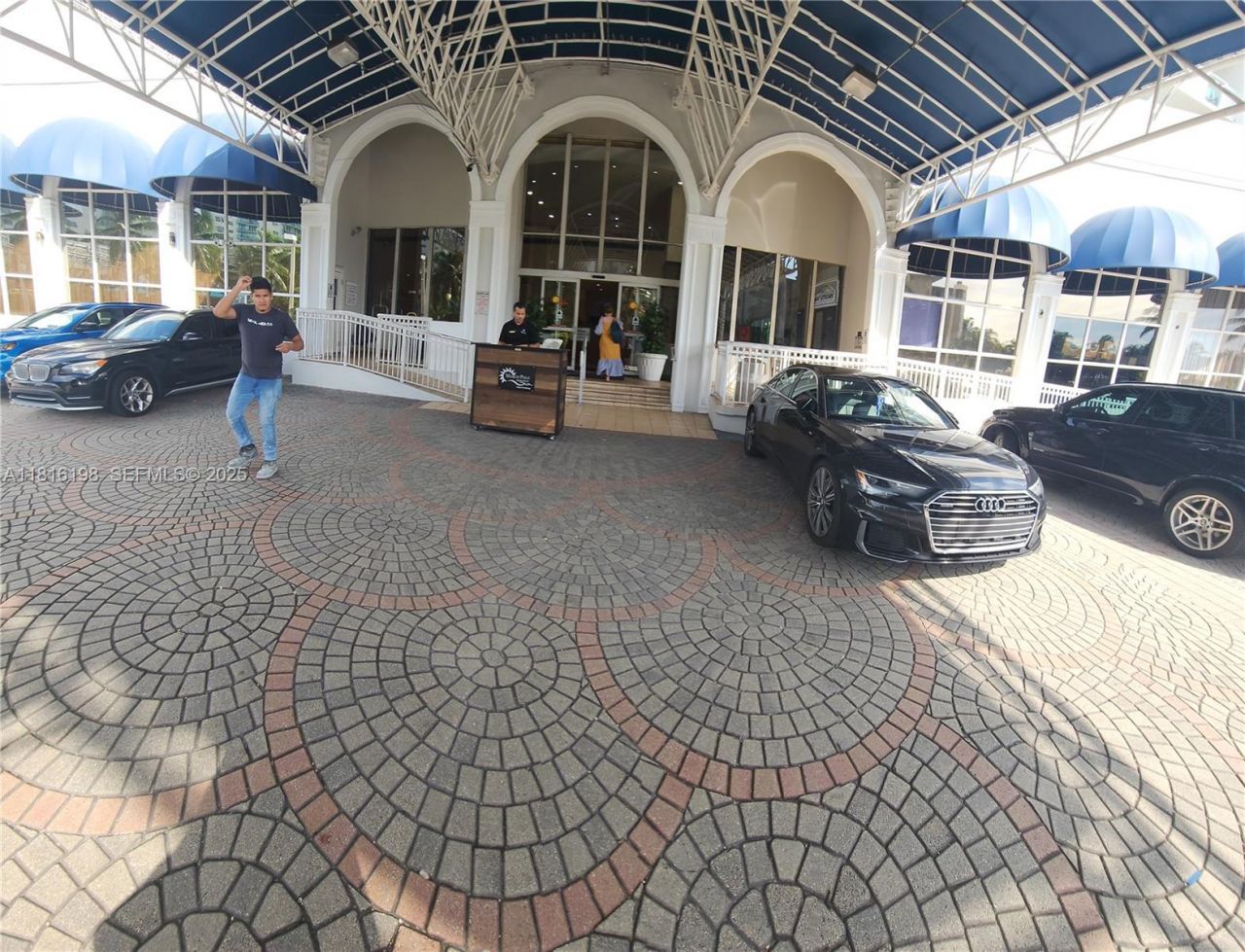 19201 Collins Ave, Unit 441, Sunny Isles Beach, FL 33160 Photo