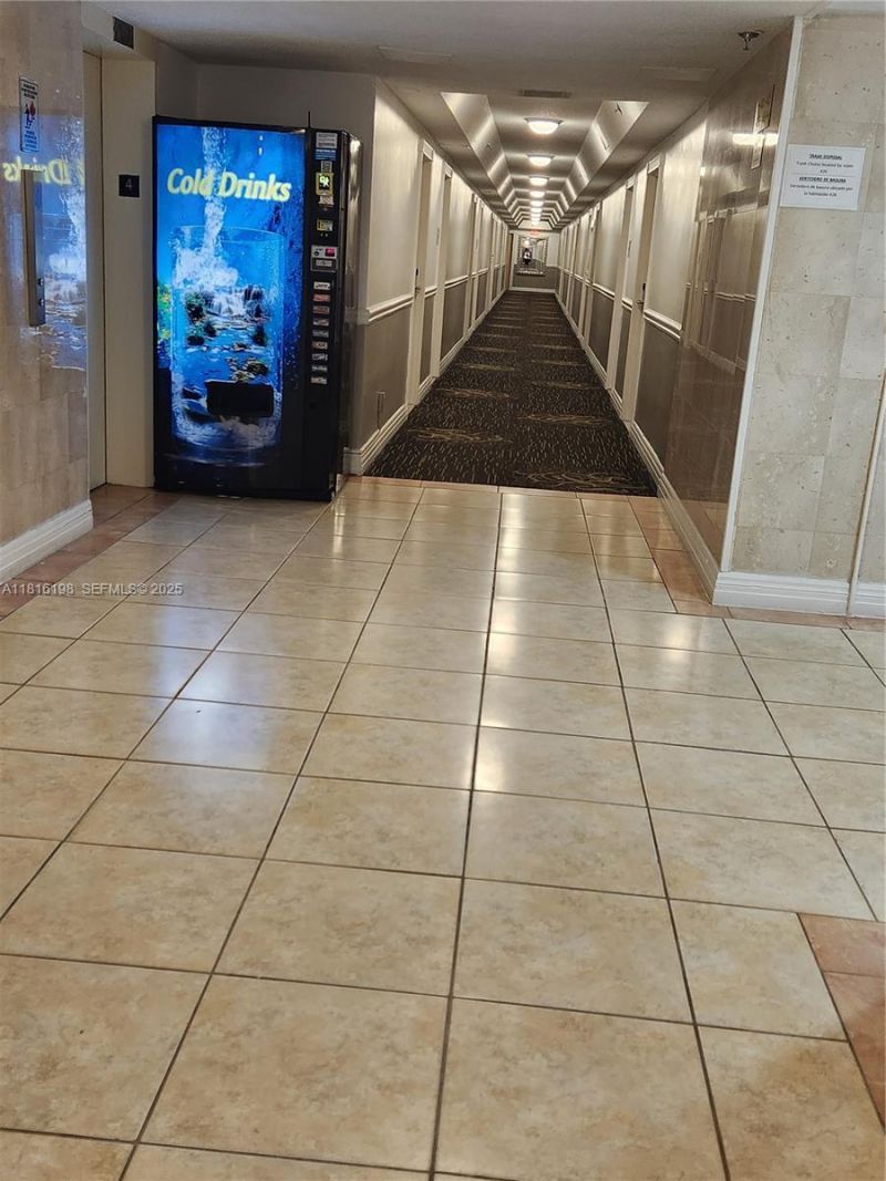 19201 Collins Ave, Unit 441, Sunny Isles Beach, FL 33160 Photo