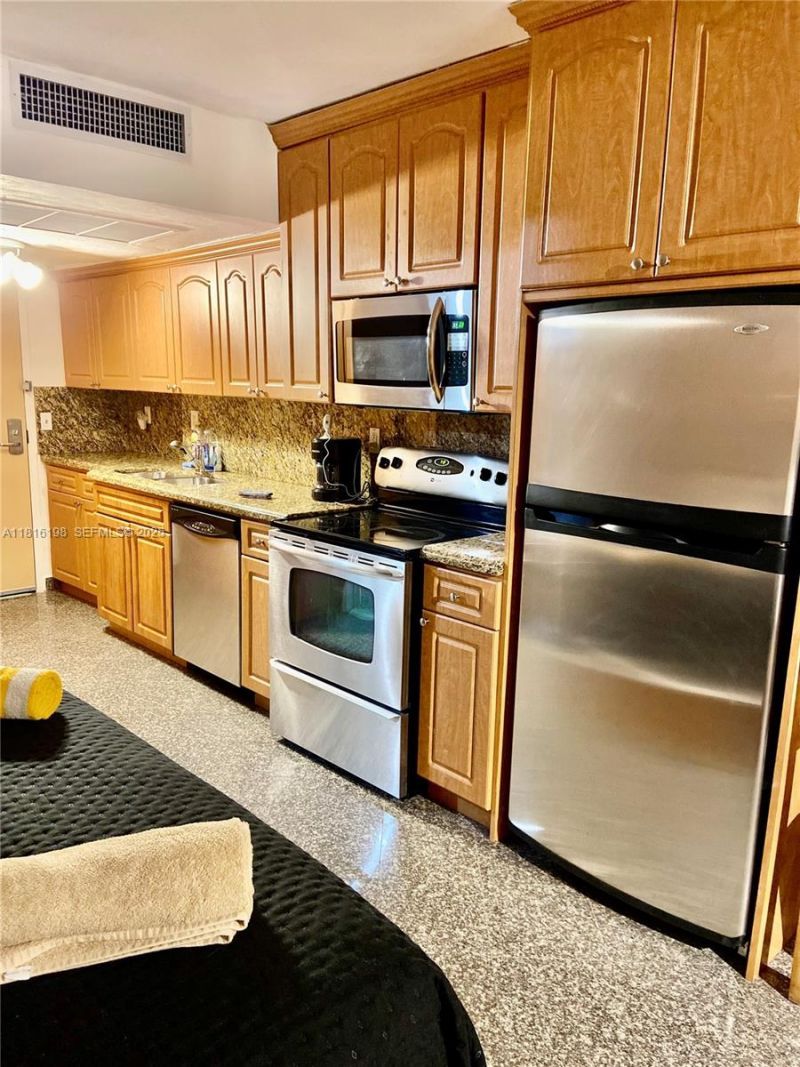 19201 Collins Ave, Unit 441, Sunny Isles Beach, FL 33160 Photo