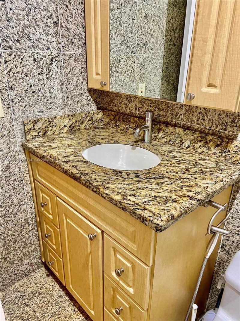 19201 Collins Ave, Unit 441, Sunny Isles Beach, FL 33160 Photo