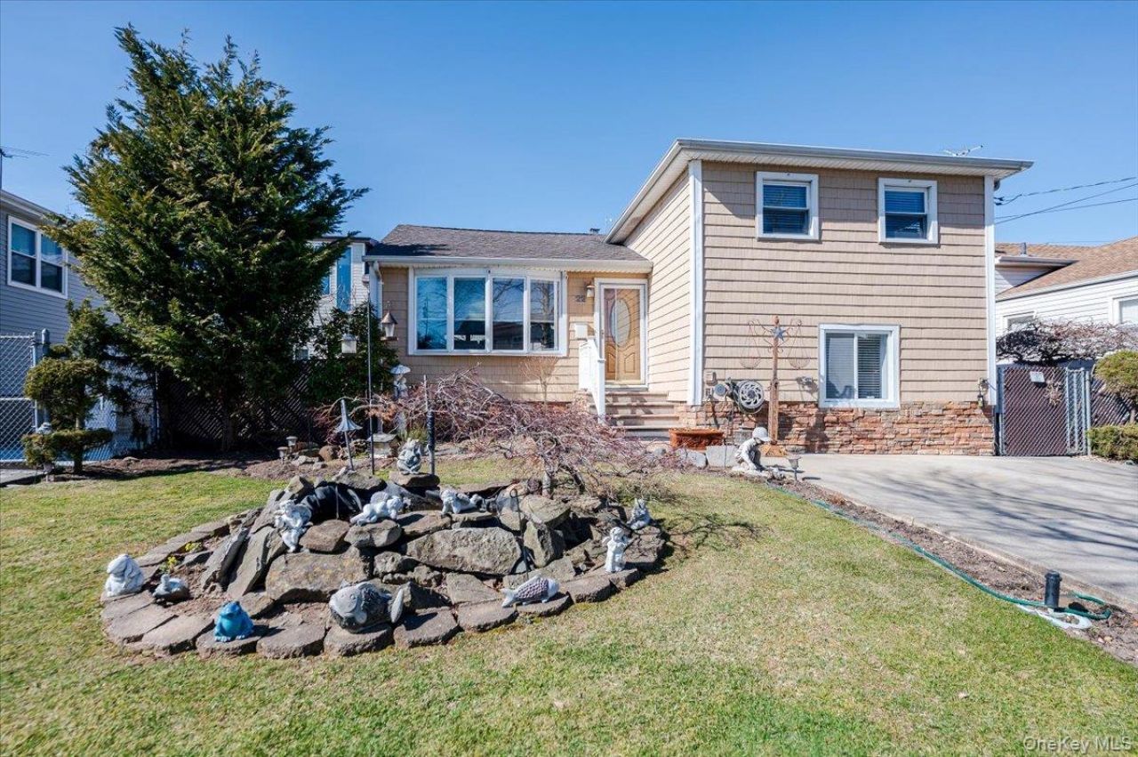 22 Cheshire Road, Inwood, NY 11096 Main Photo