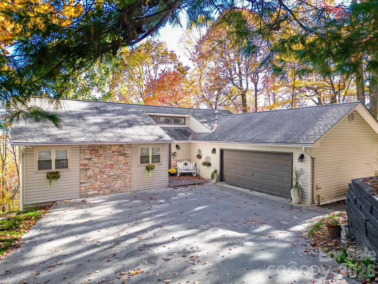 110 Spring Path, Hendersonville, NC 28739 Main Photo
