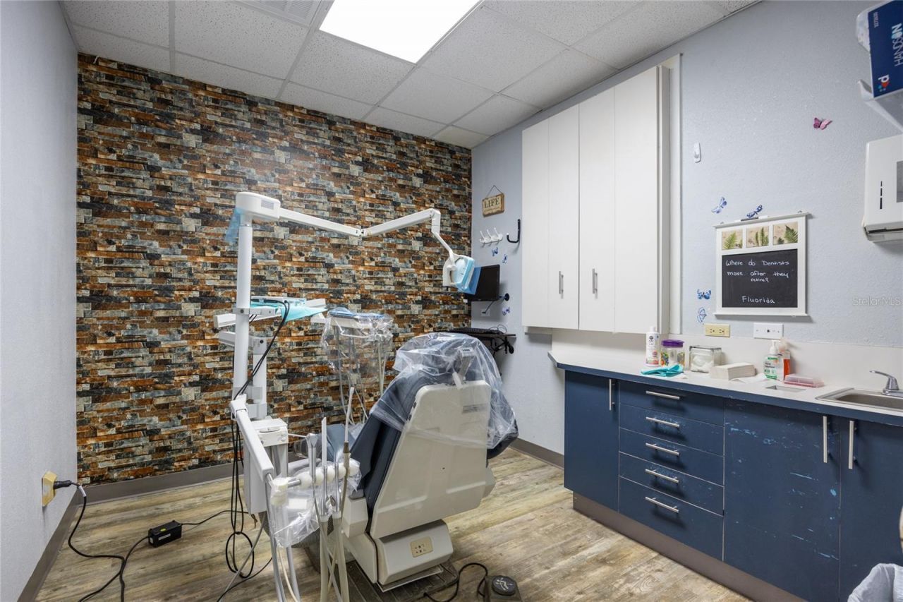 11213 N Nebraska Avenue, Unit C406, Tampa, FL 33612 Photo