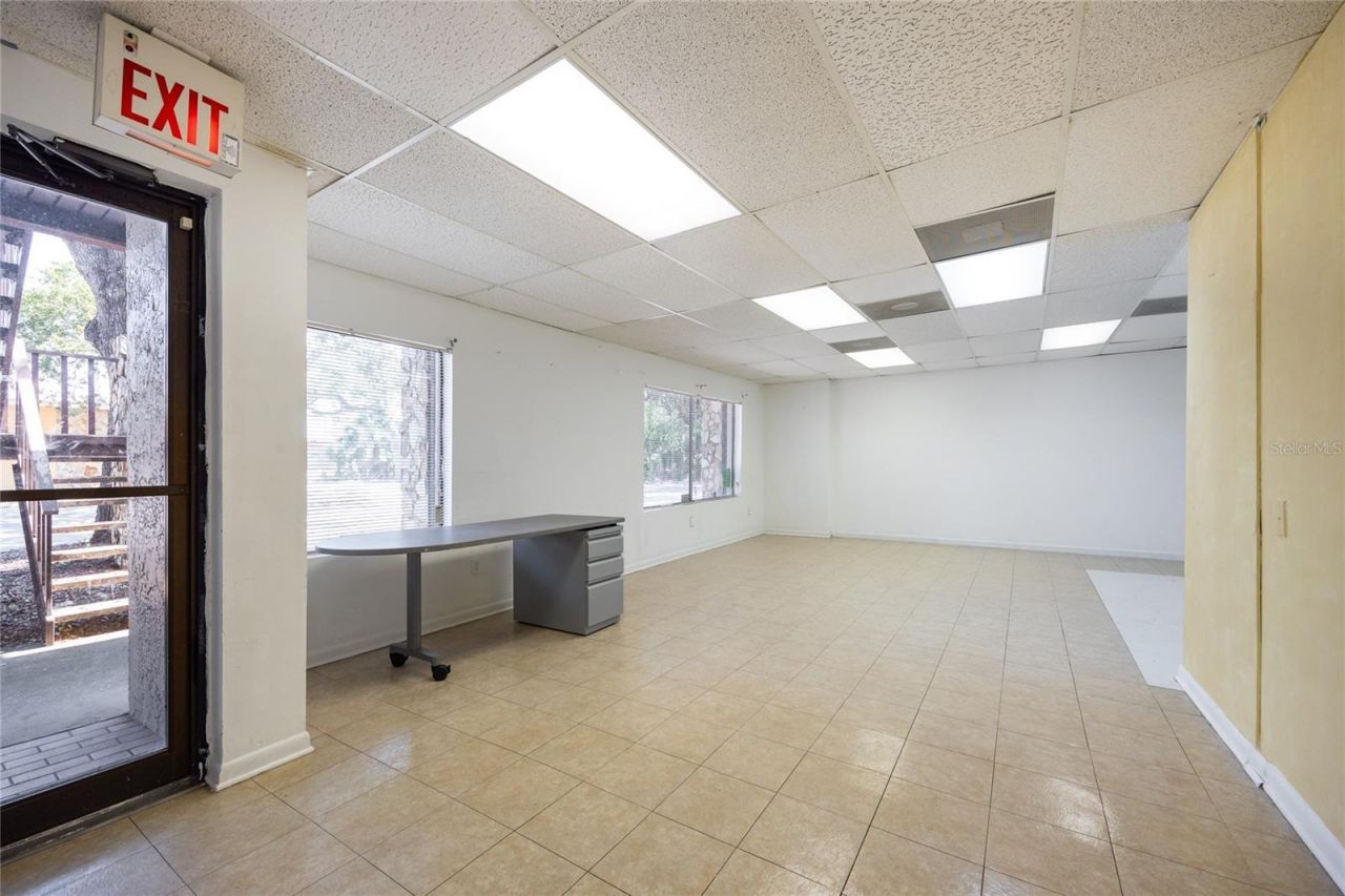 11213 N Nebraska Avenue, Unit C406, Tampa, FL 33612 Photo