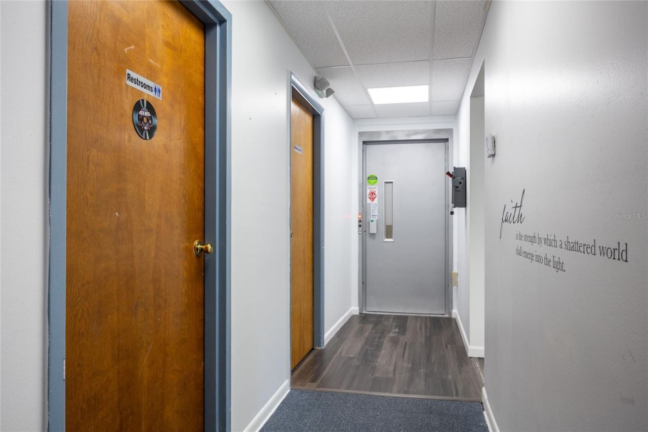 11213 N Nebraska Avenue, Unit C406, Tampa, FL 33612 Photo