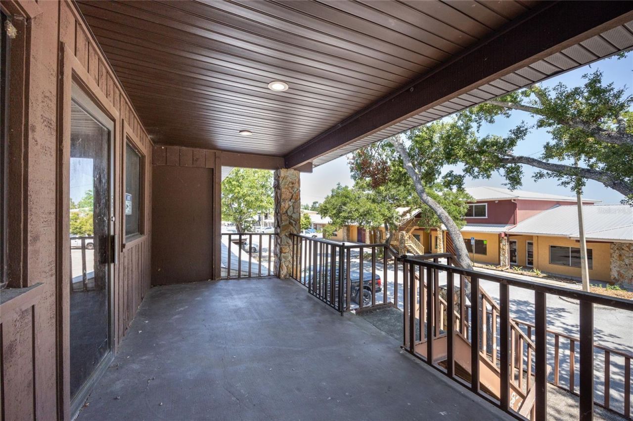 11213 N Nebraska Avenue, Unit C406, Tampa, FL 33612 Photo