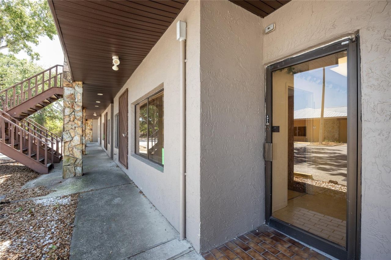 11213 N Nebraska Avenue, Unit C406, Tampa, FL 33612 Photo