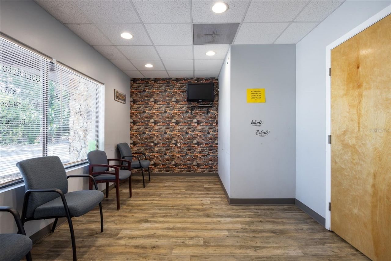 11213 N Nebraska Avenue, Unit C406, Tampa, FL 33612 Photo