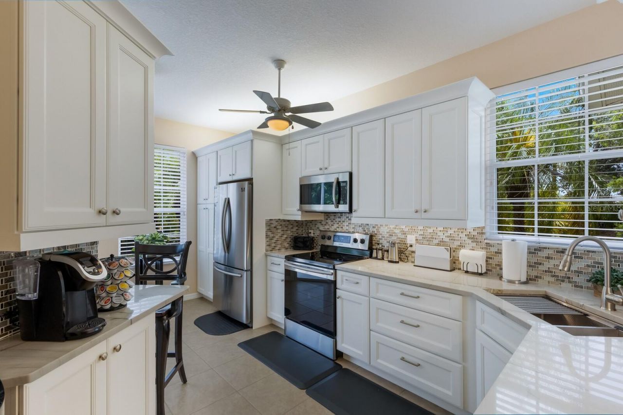 915 SW Barclay Court, Venice, FL 34293 Photo