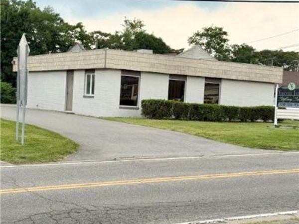 16793 St Clair Avenue, East Liverpool, OH 43920