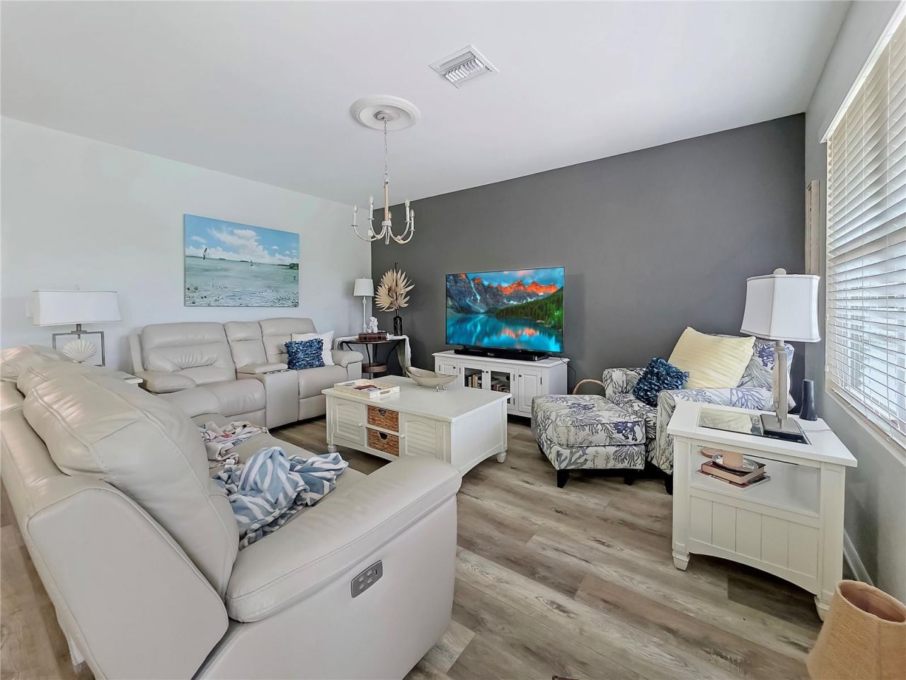 7292 Mikasa Drive, Punta Gorda, FL 33950 Photo