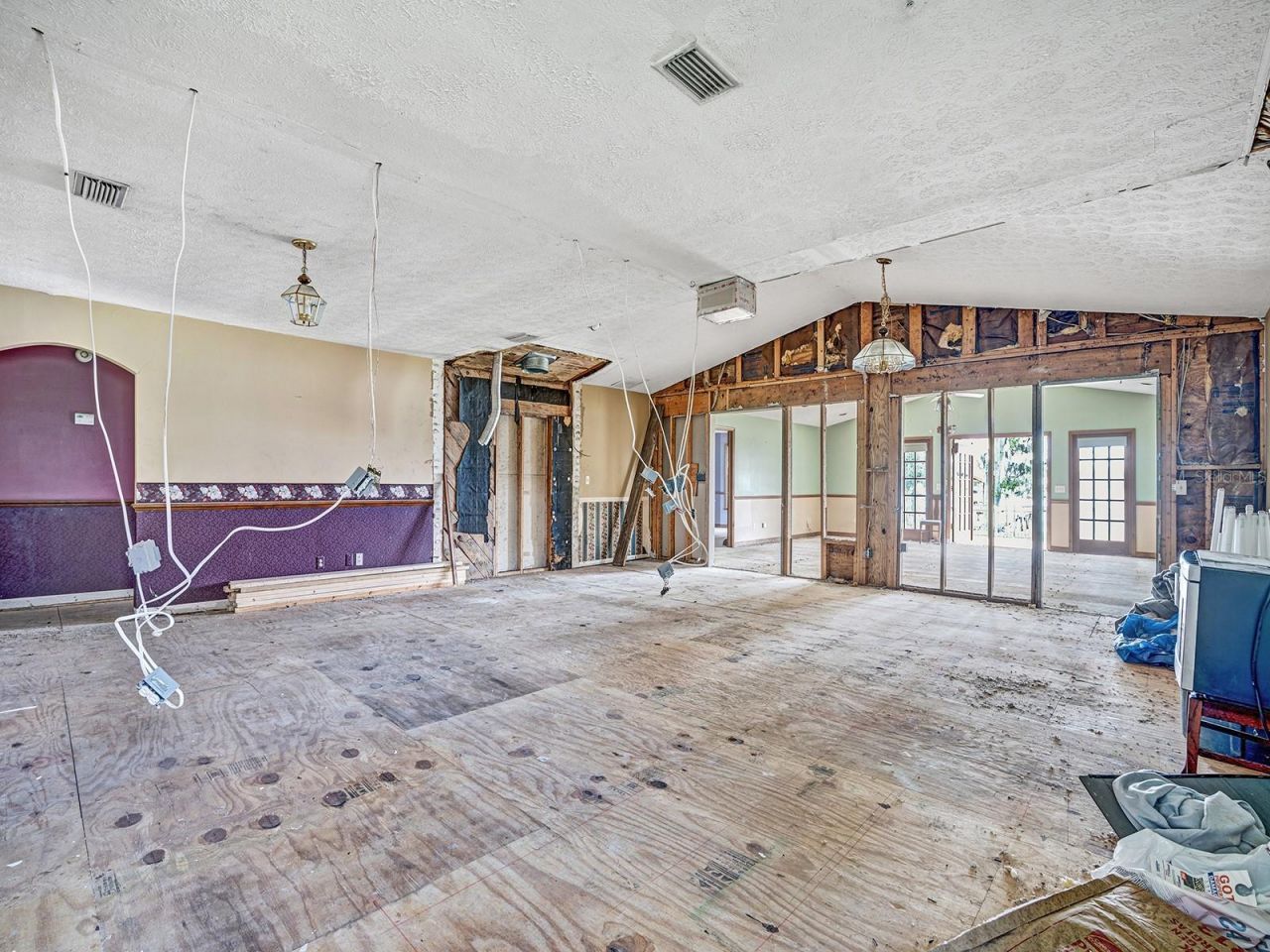 14808 Lake Magdalene Circle, Tampa, FL 33613 Photo