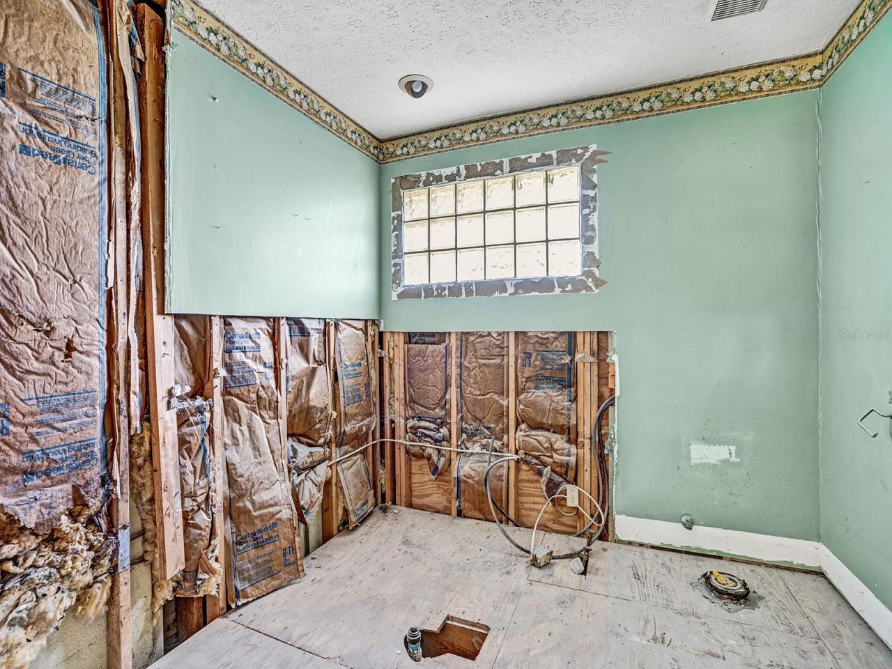 14808 Lake Magdalene Circle, Tampa, FL 33613 Photo