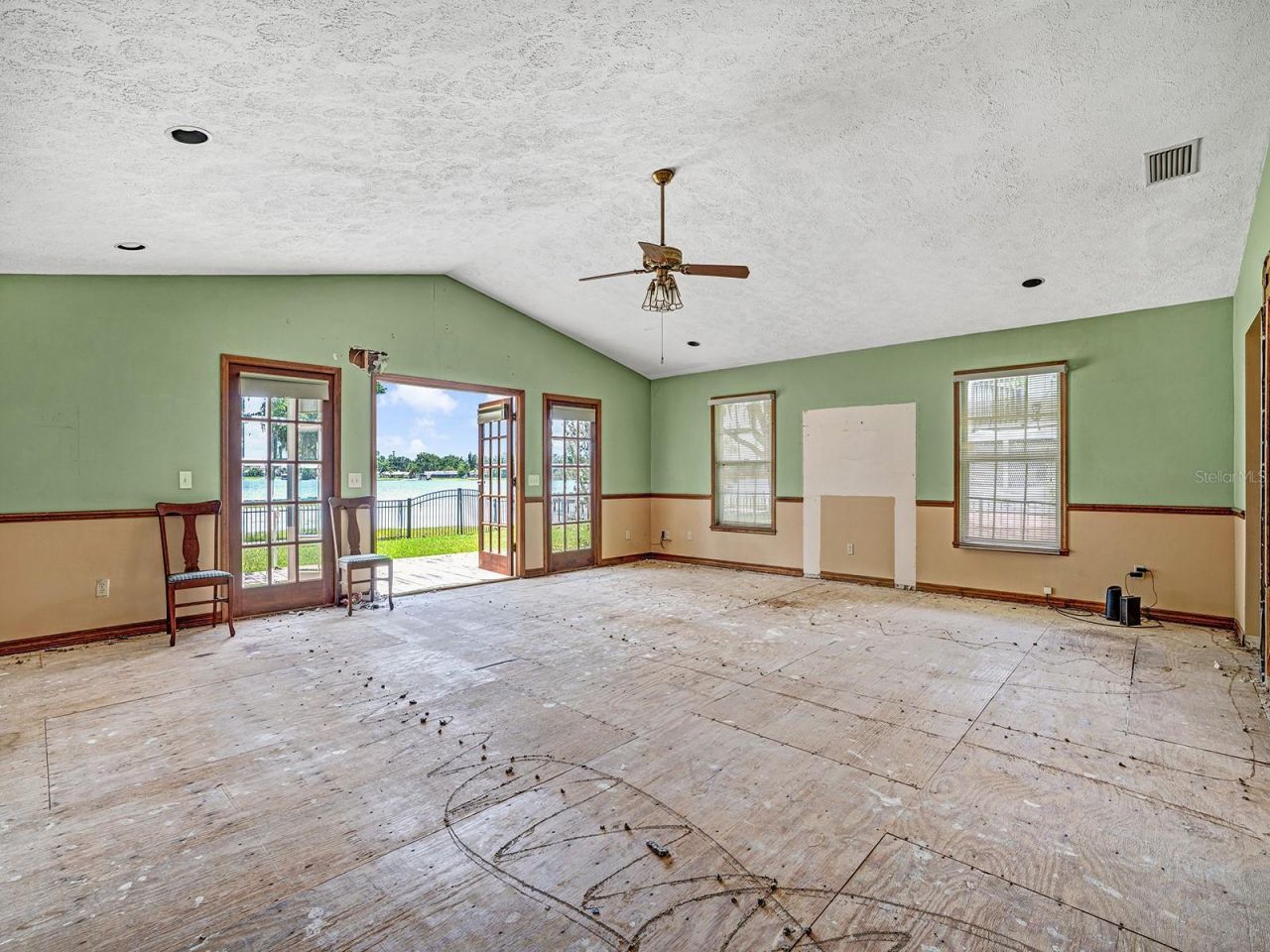 14808 Lake Magdalene Circle, Tampa, FL 33613 Photo