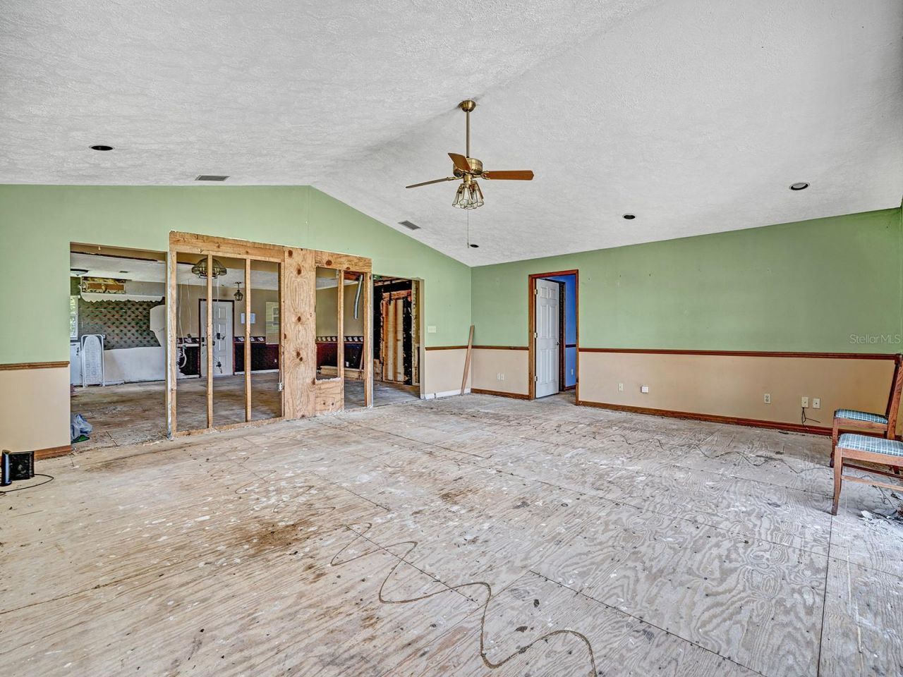 14808 Lake Magdalene Circle, Tampa, FL 33613 Photo