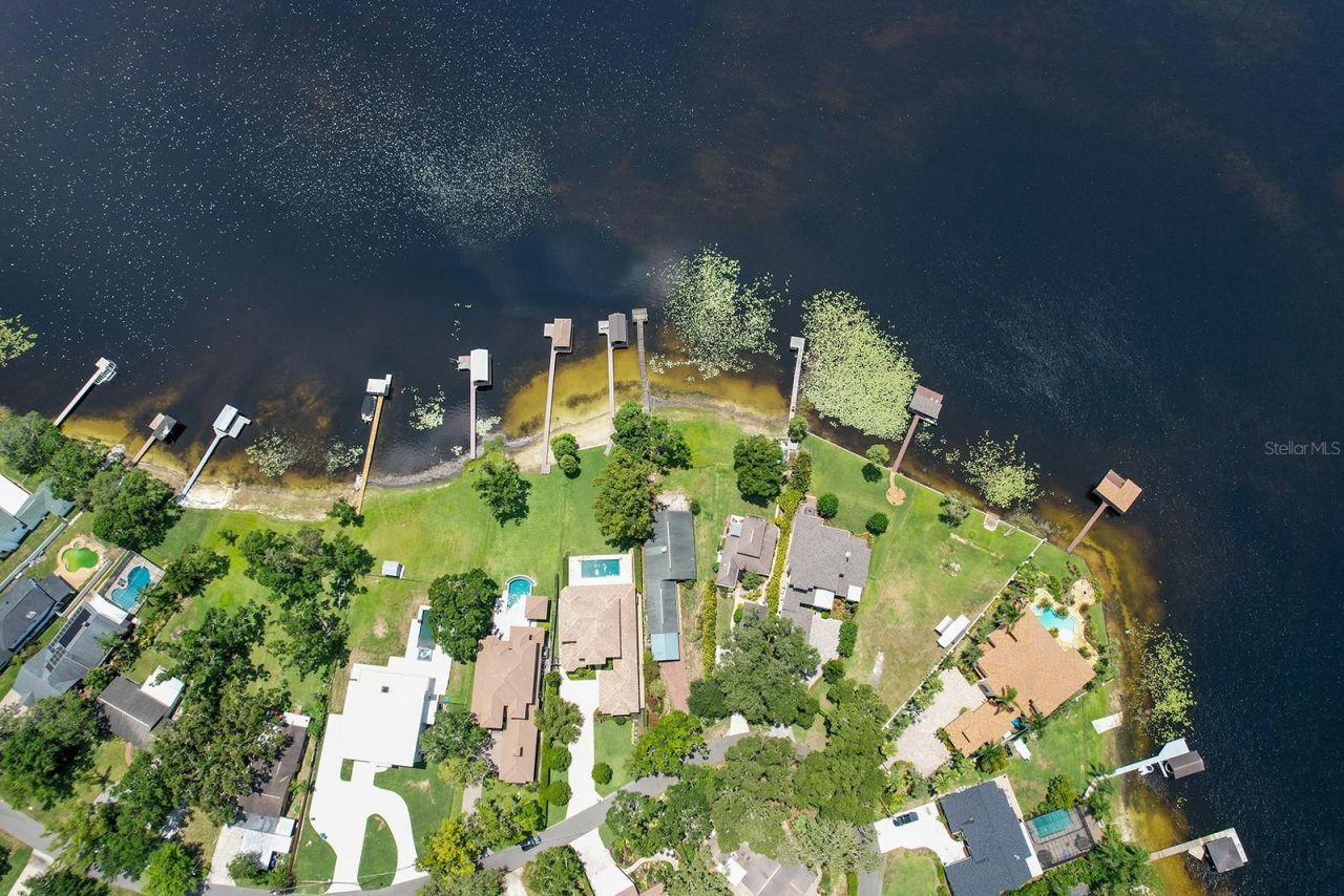 14808 Lake Magdalene Circle, Tampa, FL 33613 Photo