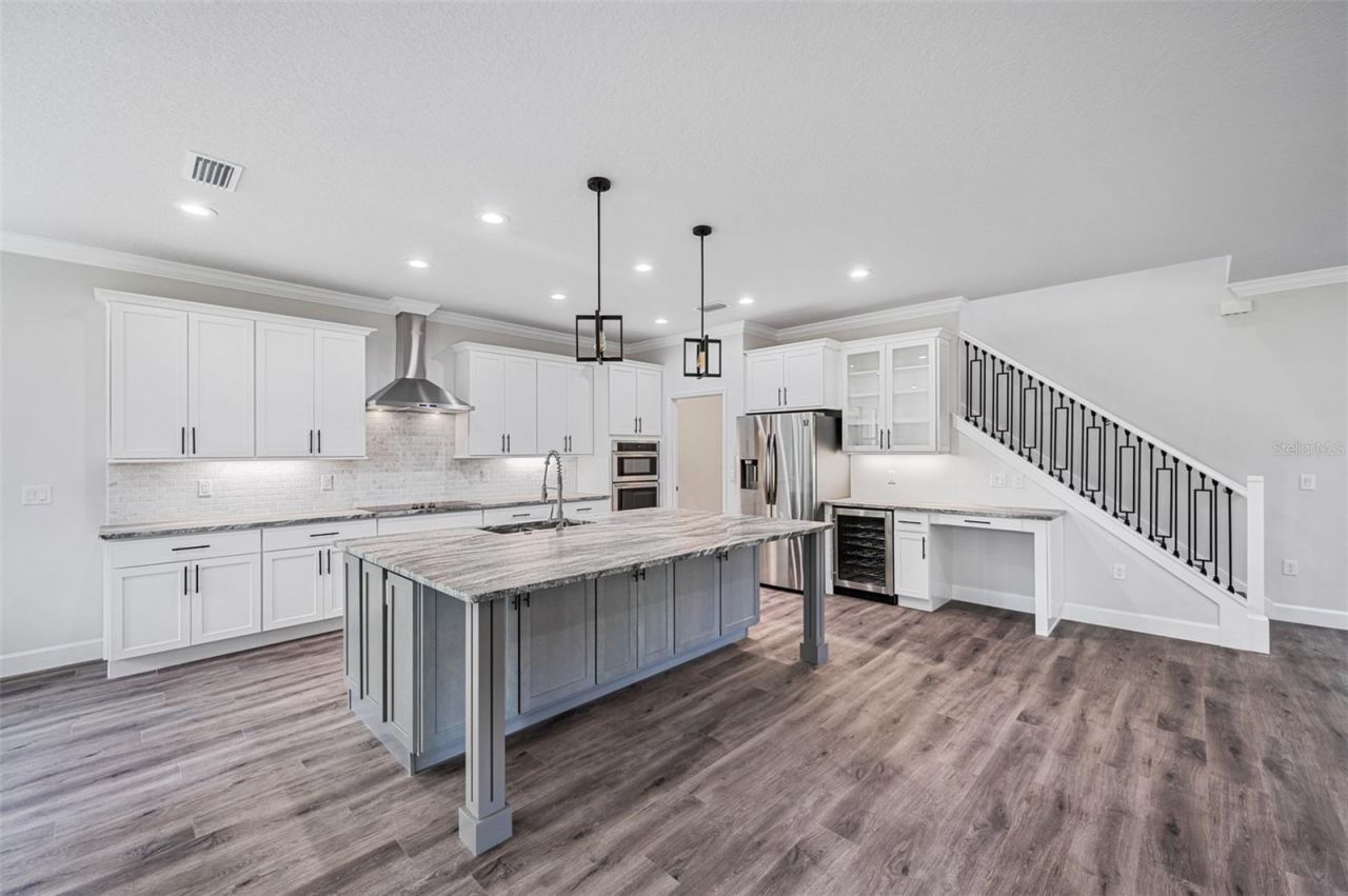 14808 Lake Magdalene Circle, Tampa, FL 33613 Photo