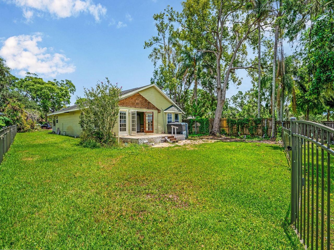 14808 Lake Magdalene Circle, Tampa, FL 33613 Photo