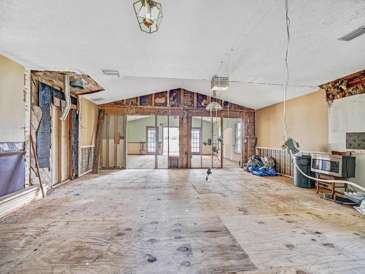 14808 Lake Magdalene Circle, Tampa, FL 33613 Photo