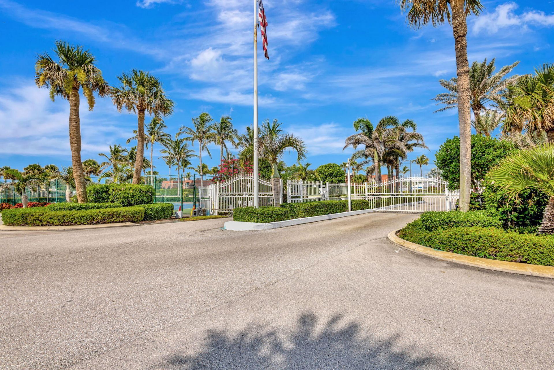 9400 S Ocean Drive, Unit 405, Jensen Beach, FL 34957 Photo