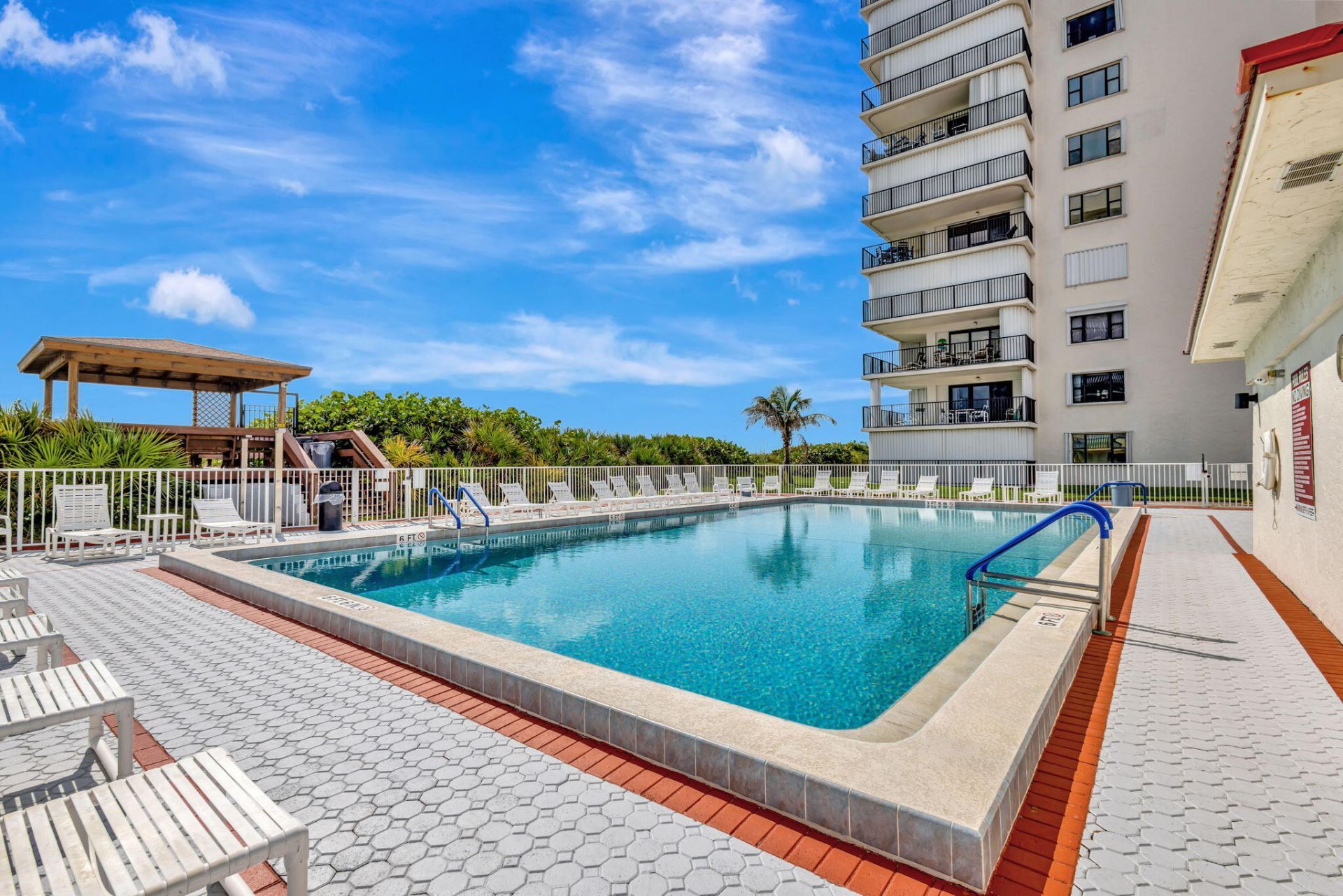 9400 S Ocean Drive, Unit 405, Jensen Beach, FL 34957 Photo