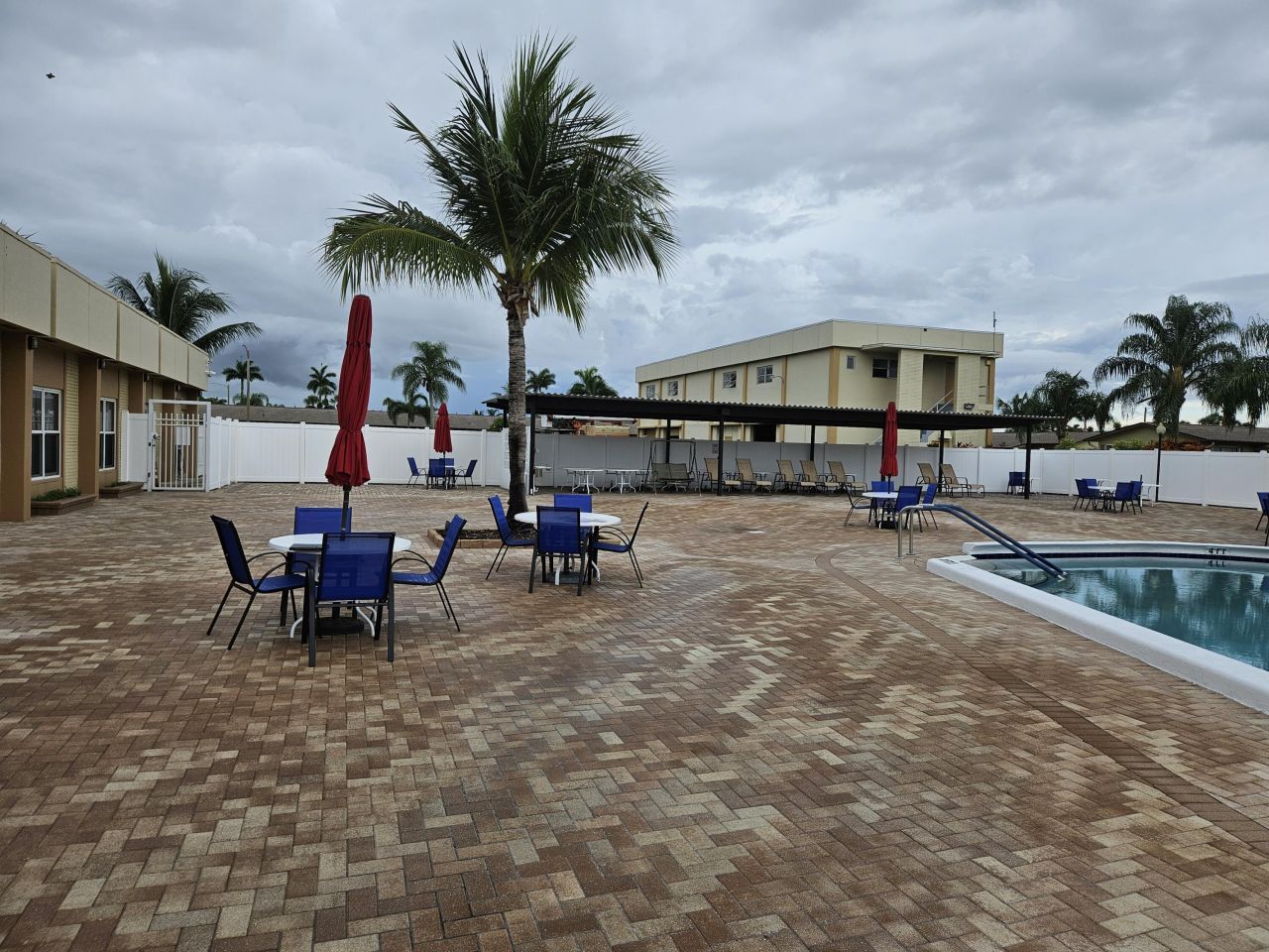 2941 Crrosley Drive W, Unit E, West Palm Beach, FL 33415 Photo