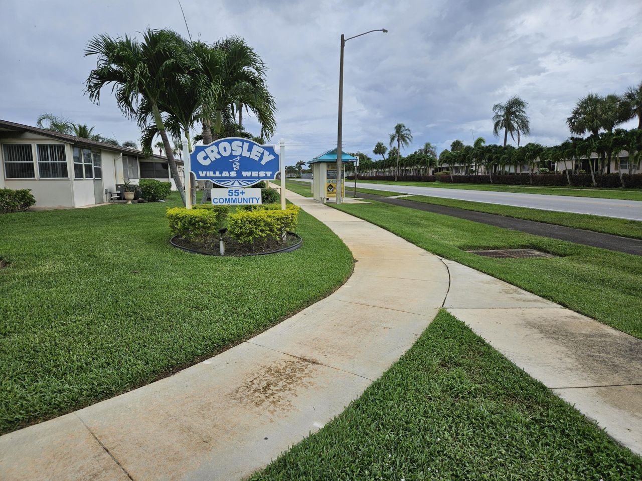 2941 Crrosley Drive W, Unit E, West Palm Beach, FL 33415 Photo