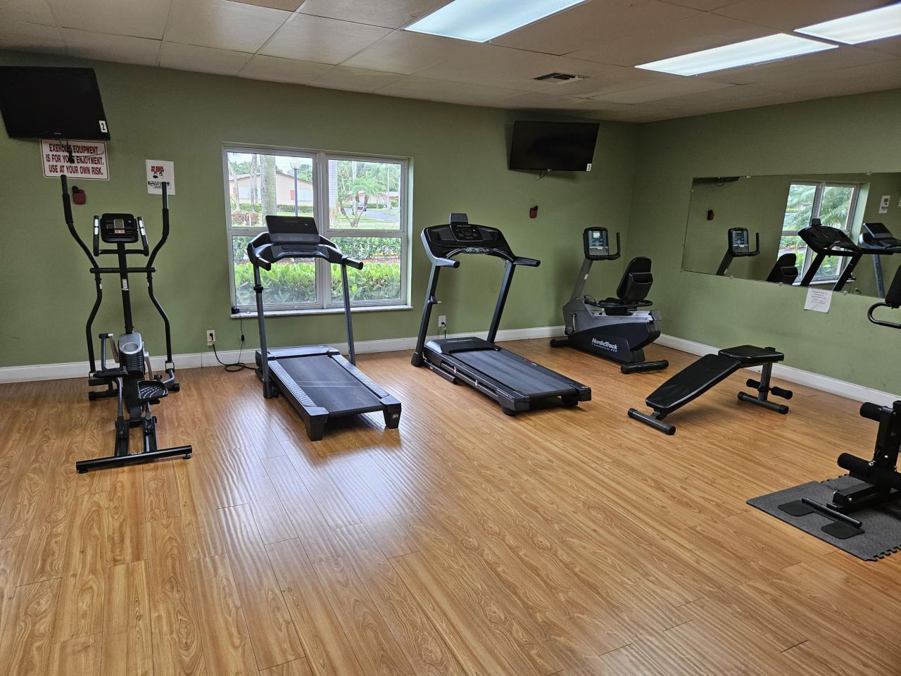 2941 Crrosley Drive W, Unit E, West Palm Beach, FL 33415 Photo