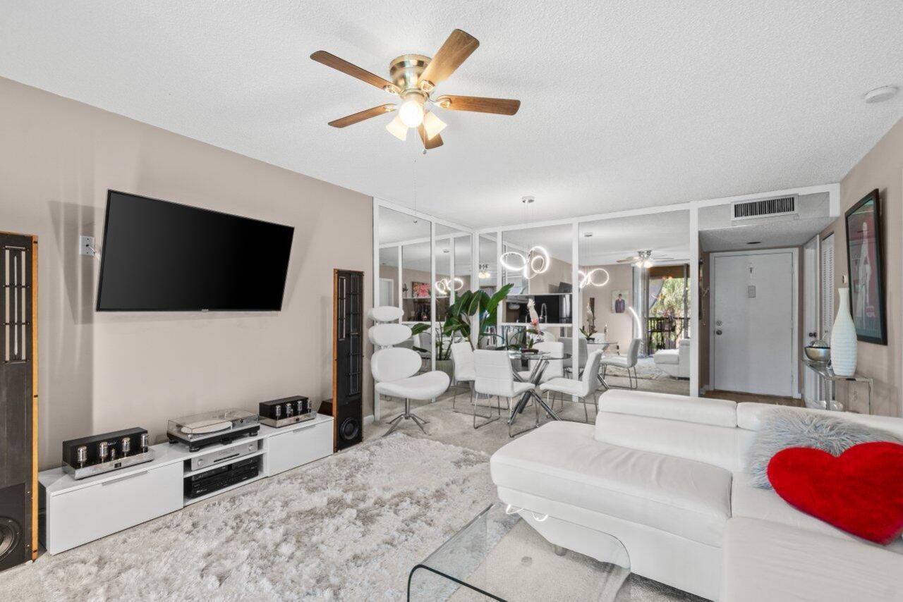 5100 Las Verdes Circle, Unit 316, Delray Beach, FL 33484 Photo