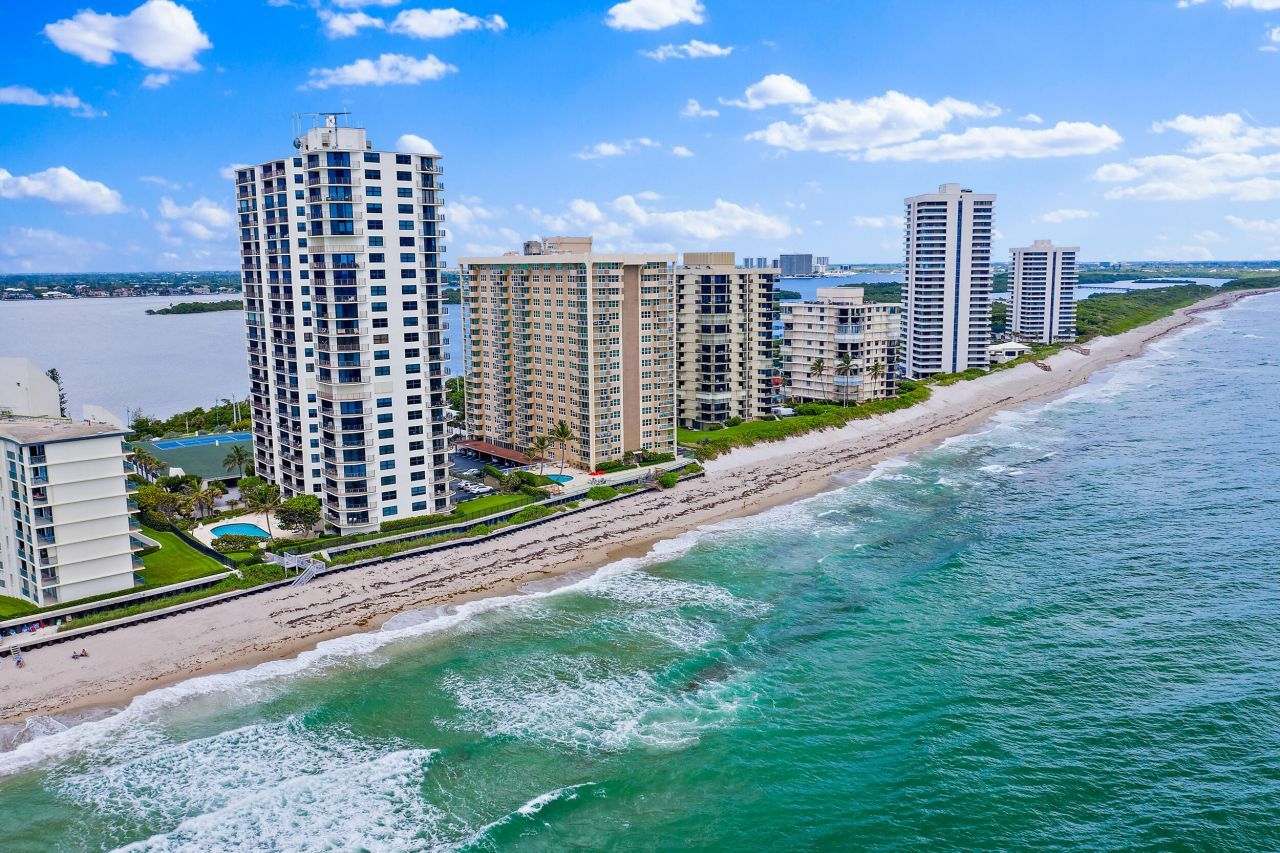 5420 N Ocean Drive, Unit 305, Singer Island, FL 33404 Photo