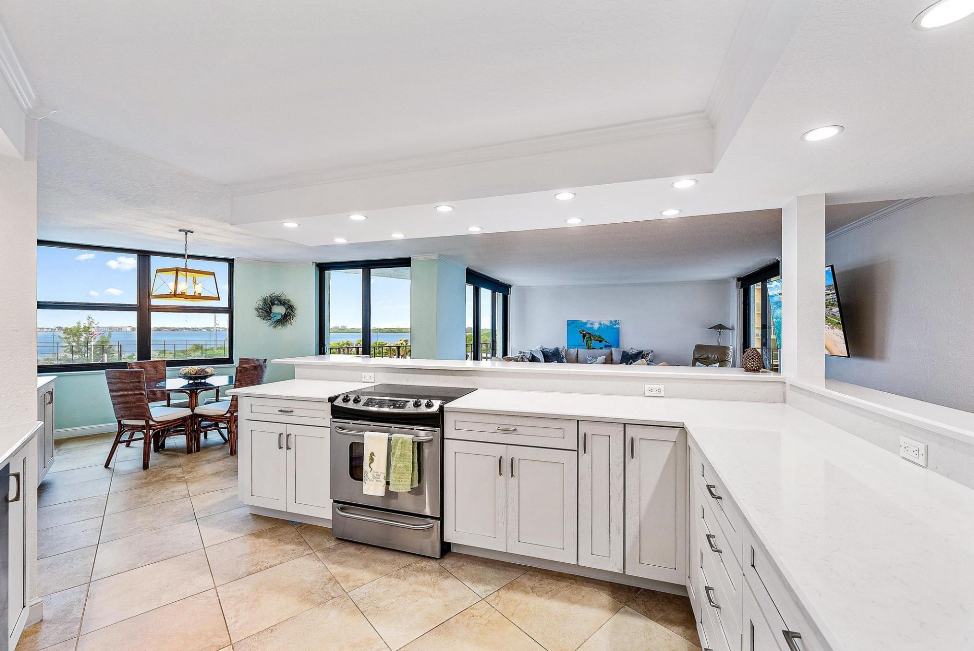 5420 N Ocean Drive, Unit 305, Singer Island, FL 33404 Photo