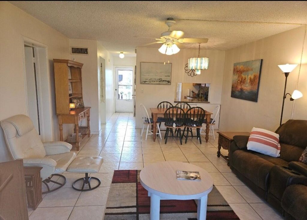 2581 N Garden 202 Drive N, Unit 202, Lake Worth, FL 33461 Photo