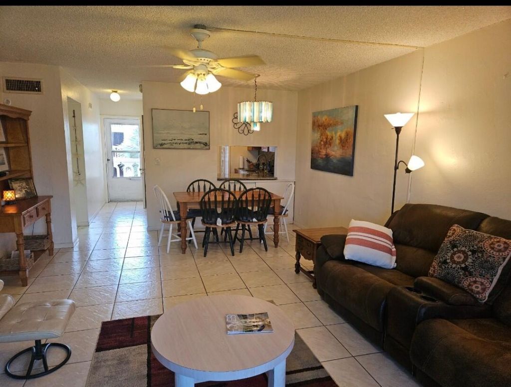2581 N Garden 202 Drive N, Unit 202, Lake Worth, FL 33461 Photo