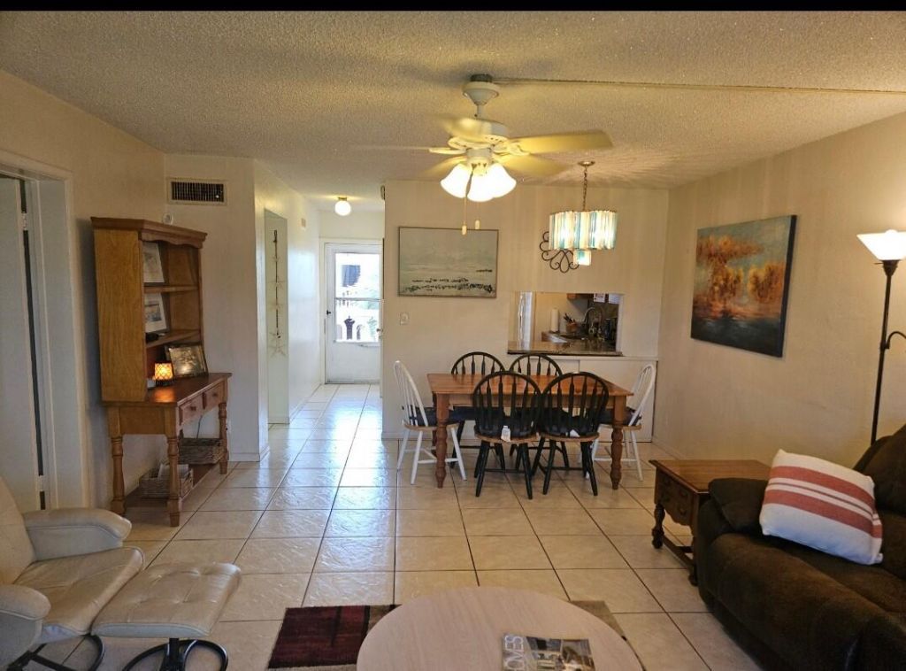 2581 N Garden 202 Drive N, Unit 202, Lake Worth, FL 33461 Photo