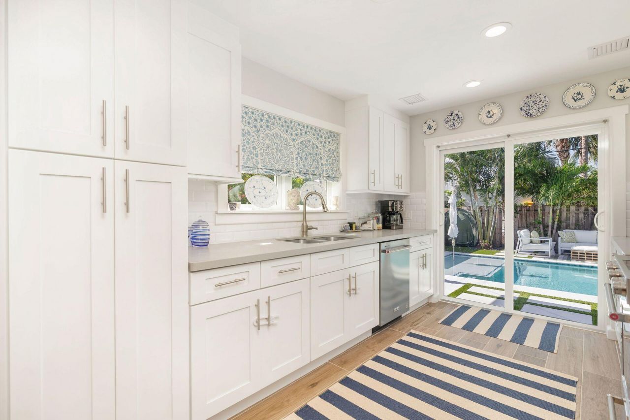 216 Lakeland Drive, West Palm Beach, FL 33405 Photo