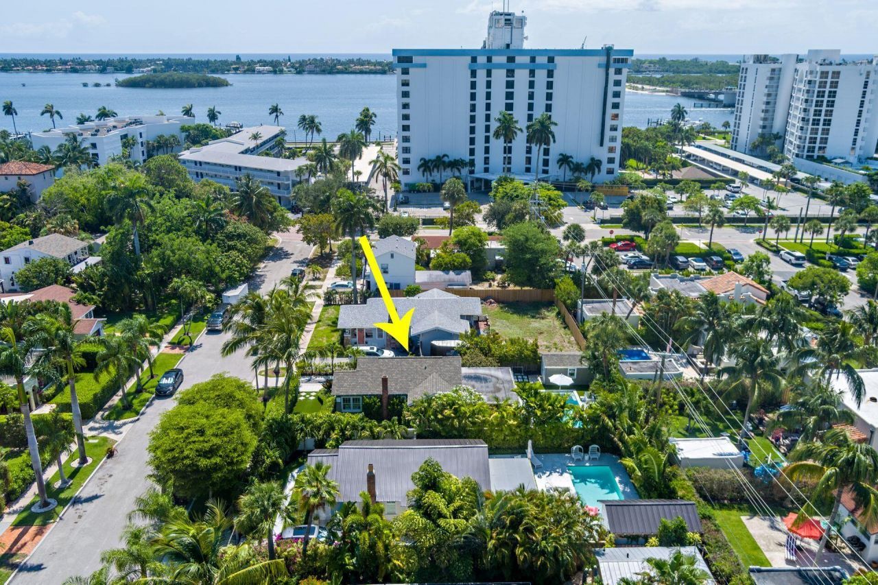 216 Lakeland Drive, West Palm Beach, FL 33405 Photo