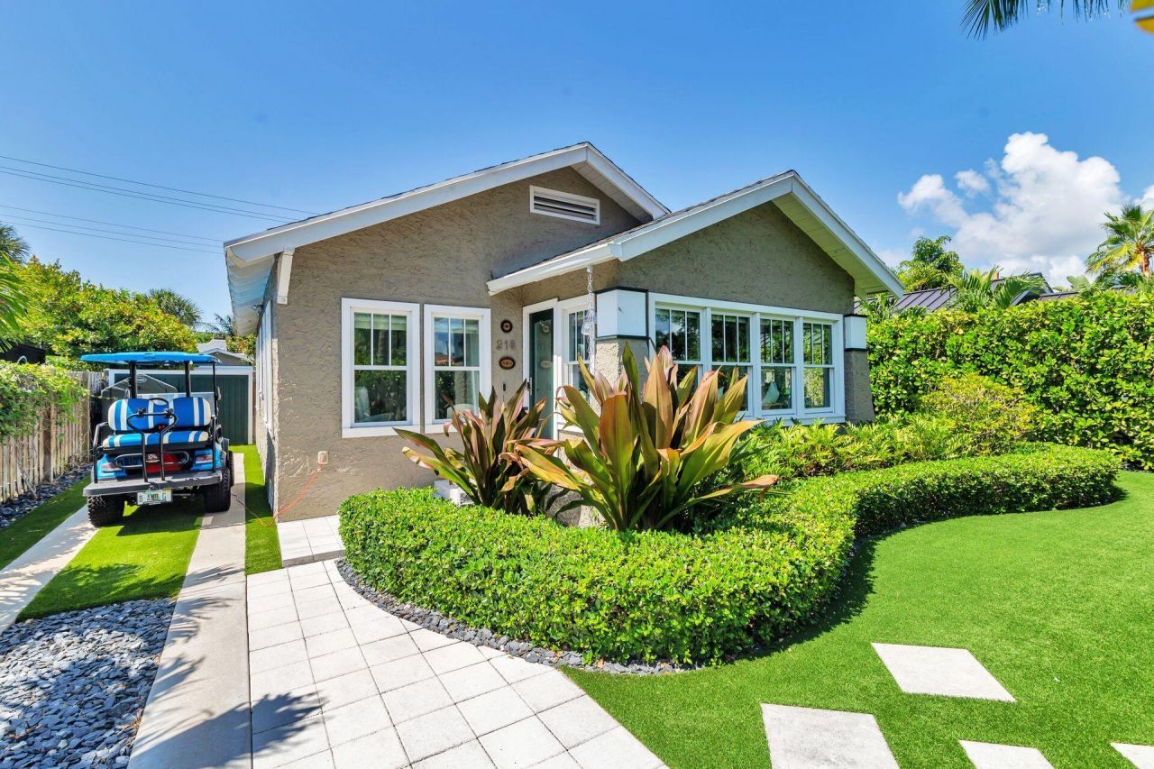 216 Lakeland Drive, West Palm Beach, FL 33405 Photo