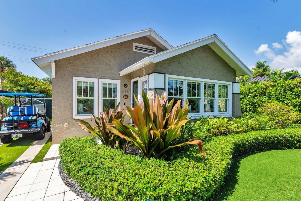 216 Lakeland Drive, West Palm Beach, FL 33405 Photo