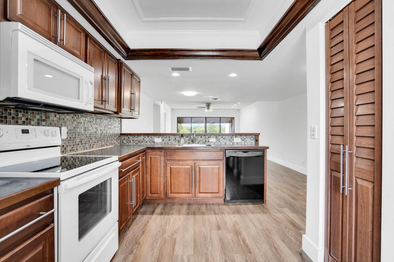 1701 Presidential Way, Unit A201, West Palm Beach, FL 33401 Photo