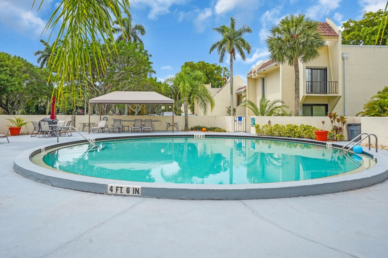 1701 Presidential Way, Unit A201, West Palm Beach, FL 33401 Photo